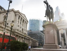 英国央行(Bank of England)即将从16年高点下调利率