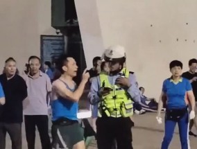 中国发生车祸，至少35人死亡